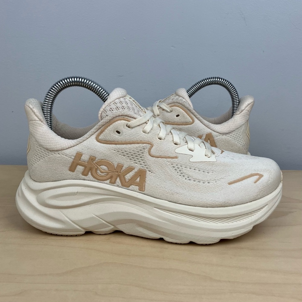 Hoka One One Women’s Size 6.5 B Clifton 10 Vanilla Birch Athletic Running Shoes - Picture 2 of 11